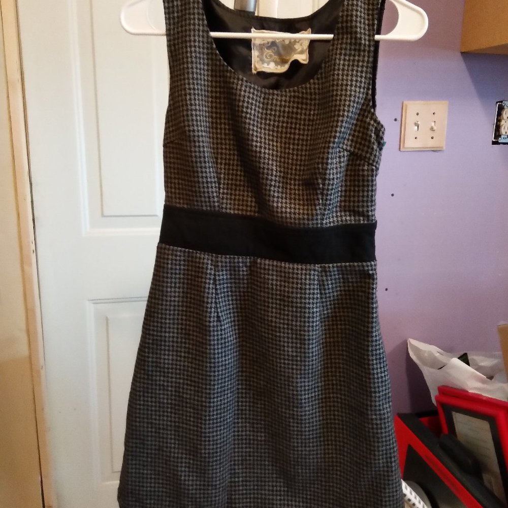 EMMELEE A - LINE TANK DRESS.... EUC